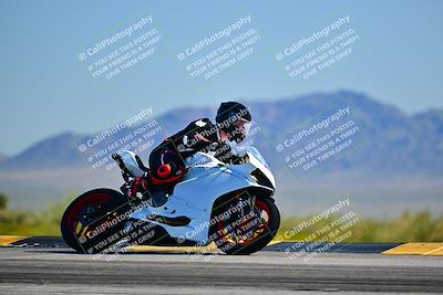 media/Mar-25-2024-Moto Forza (Mon) [[8d4319bd68]]/4-Novice Group/Session 2 (Turn 9 Side)/